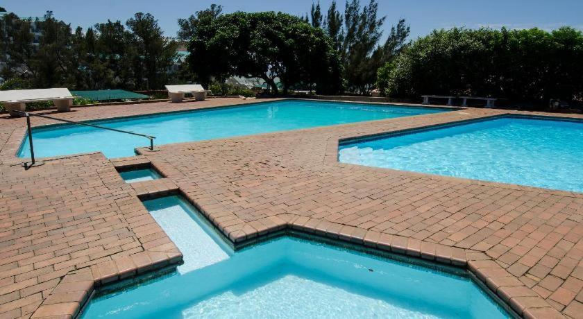 Umdloti Holiday Resort Apartments Buitenkant foto